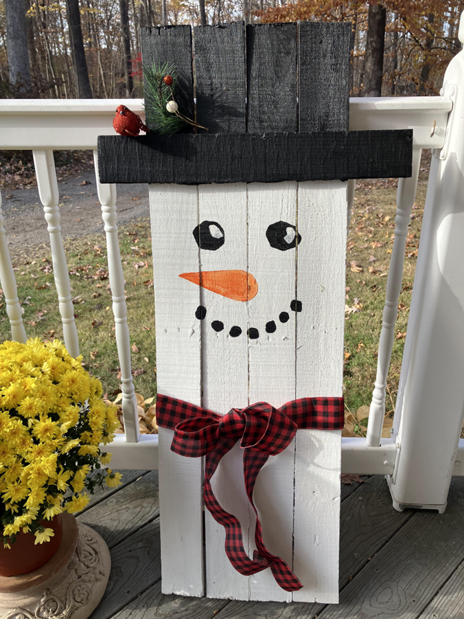 Painted pallet snowman